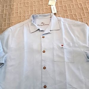 NEW TOMMY BAHAMA Hawaiian shirt. Light blue. Size Medium.